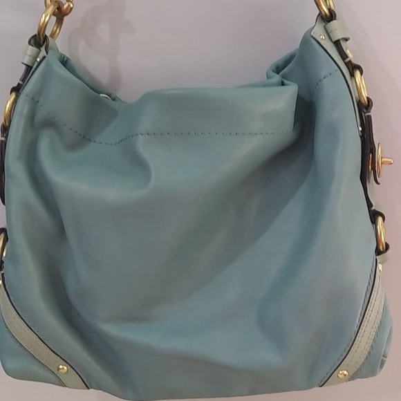Coach Carly hobo bag in light blue leather with gold metal details - Picture 7 of 16